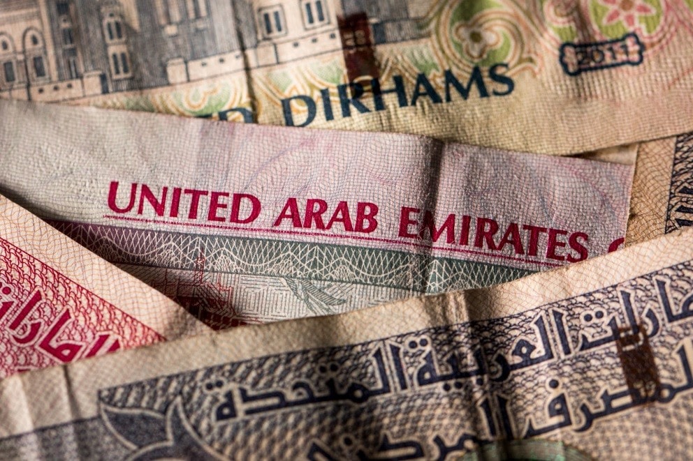 Selling dollars to dirhams